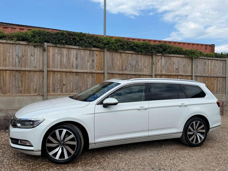 Volkswagen Passat view 5
