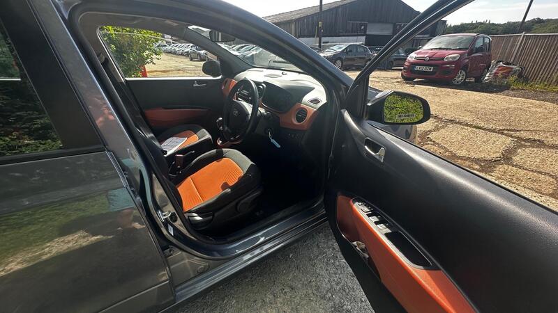 2015 Hyundai i10 — photo 13