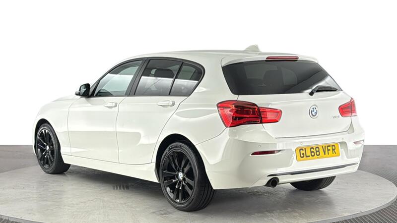 BMW 1 Series view 6