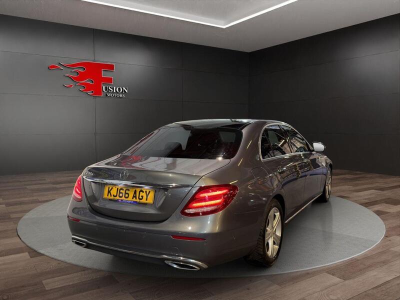 Mercedes-Benz E Class view 7
