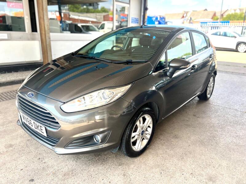 Ford Fiesta view 3