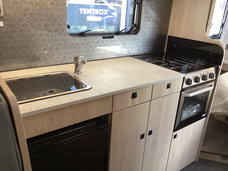Auto-Trail Expedition C71 — image 11