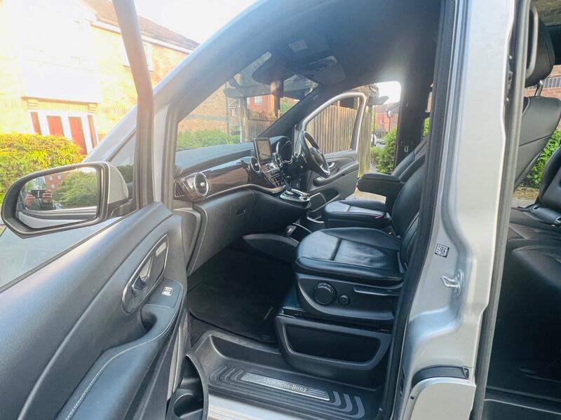 Mercedes-Benz V-Class view 37