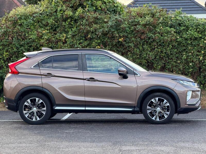 Mitsubishi Eclipse Cross view 3