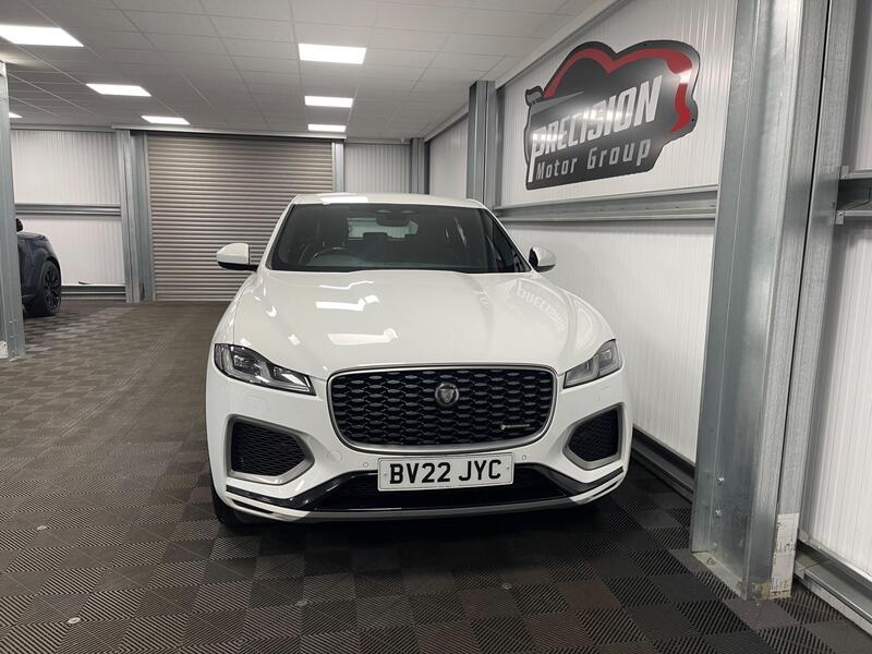 Jaguar F-Pace view 5