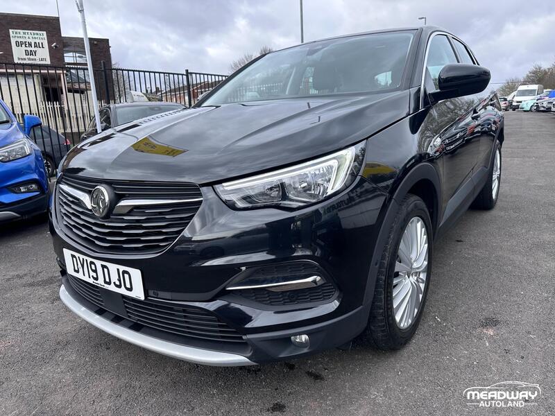 Vauxhall Grandland X view 3