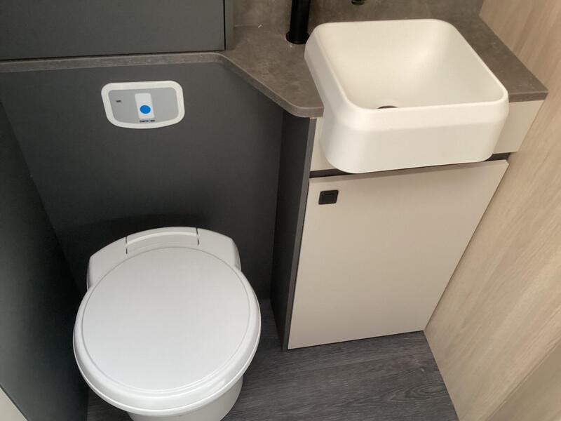 Auto-Trail F-Line F67 — image 26