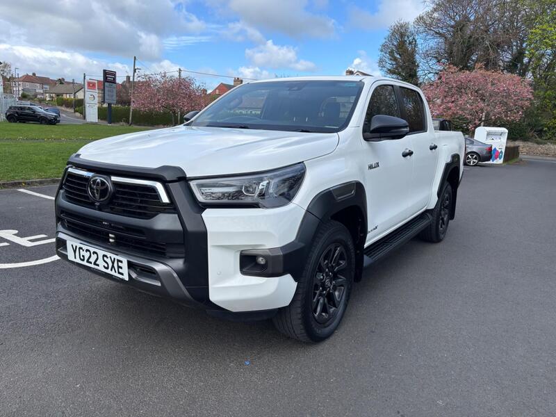 Toyota Hilux view 3