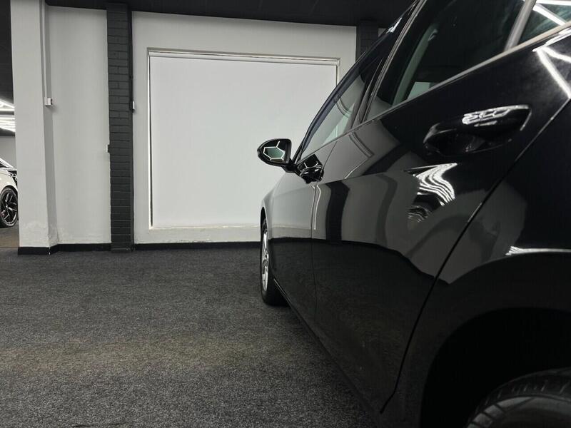 Volkswagen Golf view 6
