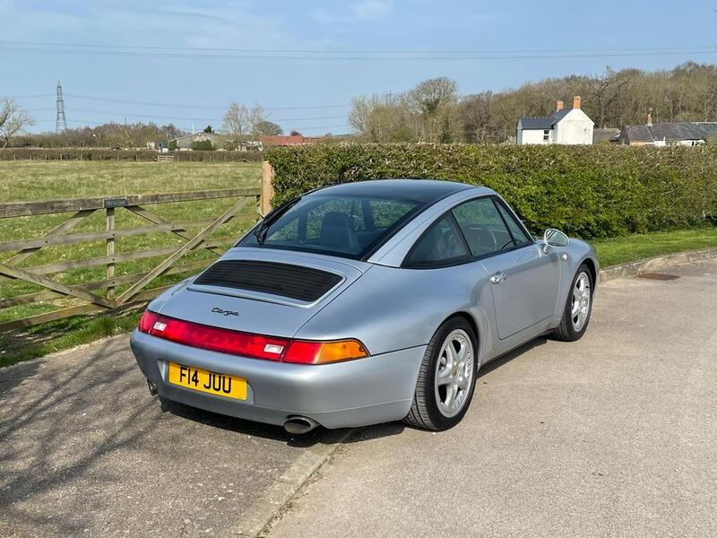Porsche 911 view 5
