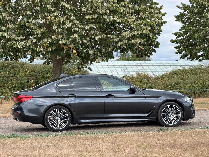 BMW 5 Series view 4