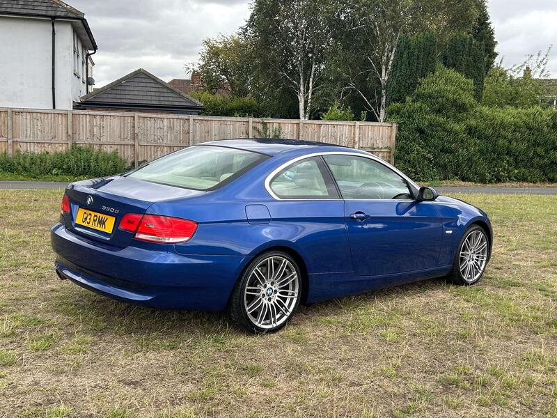 BMW 3 Series view 5