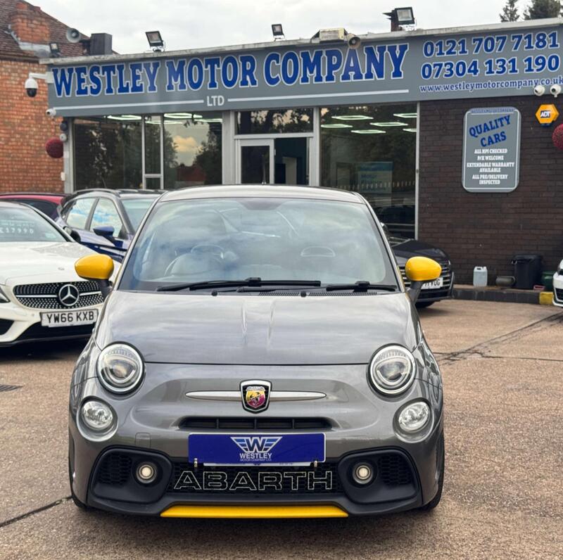 Abarth 595 view 3