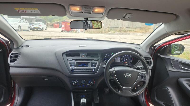 2015 Hyundai i20 — photo 18