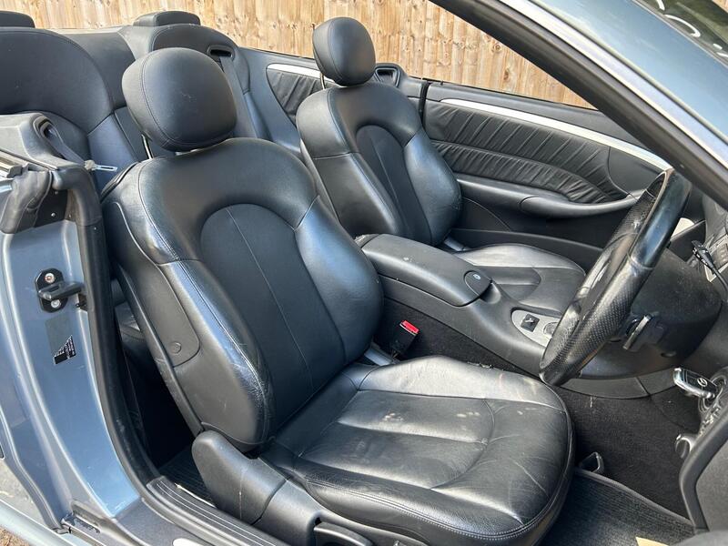 Mercedes-Benz CLK view 3