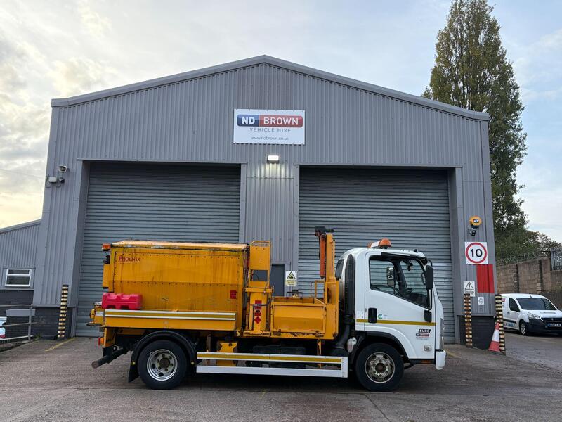 Isuzu N75-150 7.5T Hot Box (Twin)