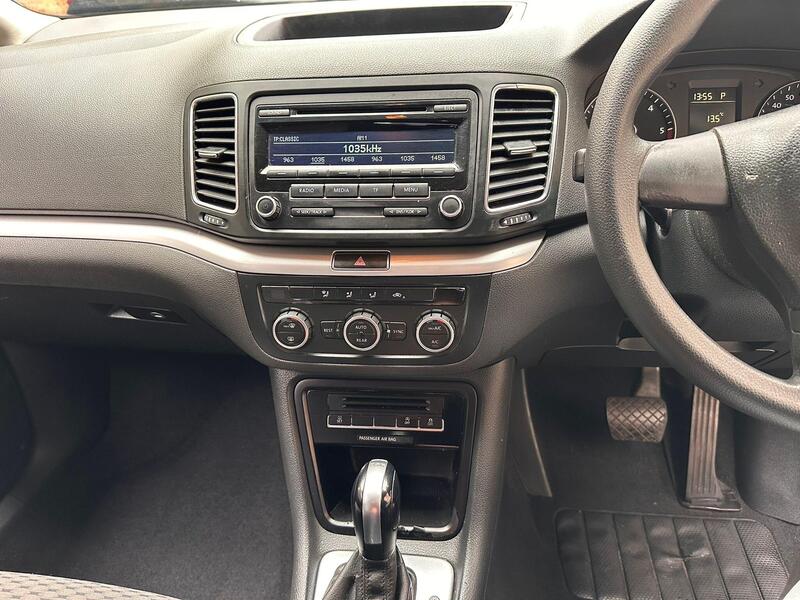 Volkswagen Sharan view 13