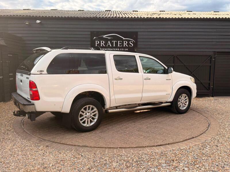 Toyota Hilux view 7