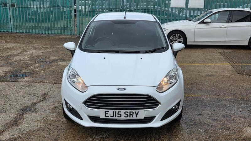 Ford Fiesta view 3