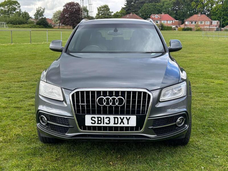 Audi Q5 view 2
