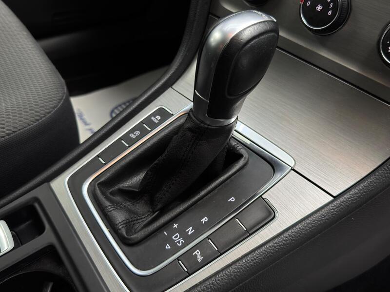 Volkswagen Golf view 7