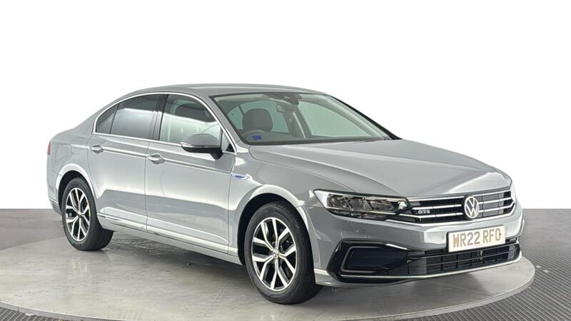 Volkswagen Passat view 2