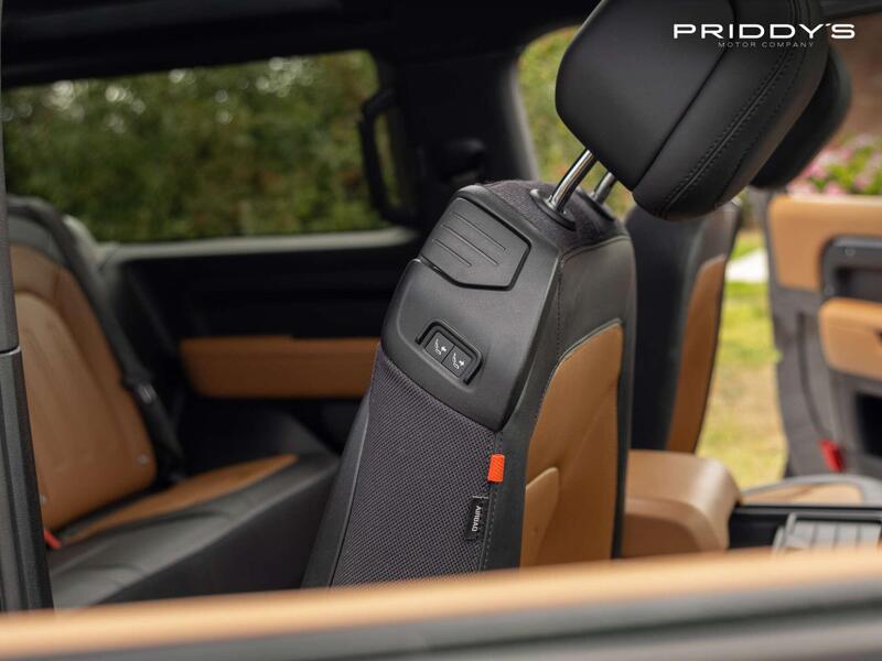 Land Rover Defender view 4
