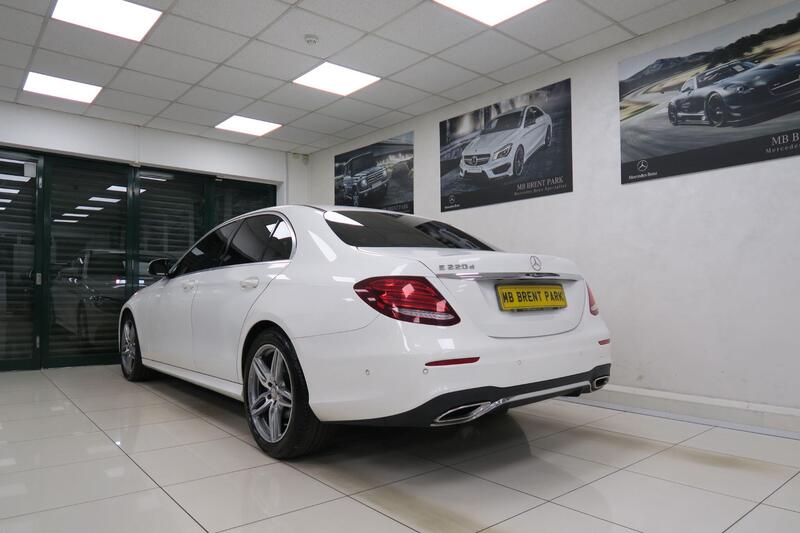 Mercedes-Benz E Class view 4