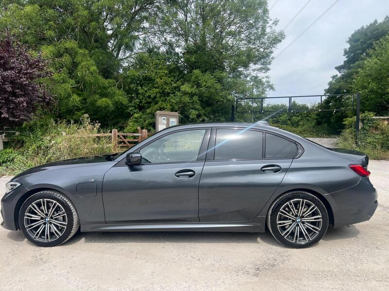BMW 3 Series view 4
