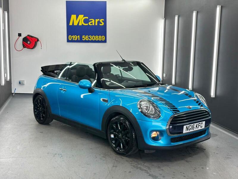 Mini Convertible view 6