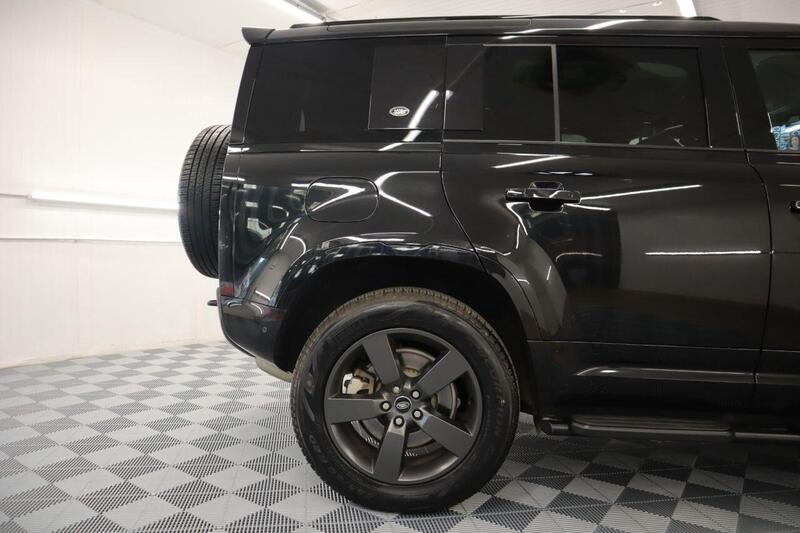 Land Rover Defender view 60