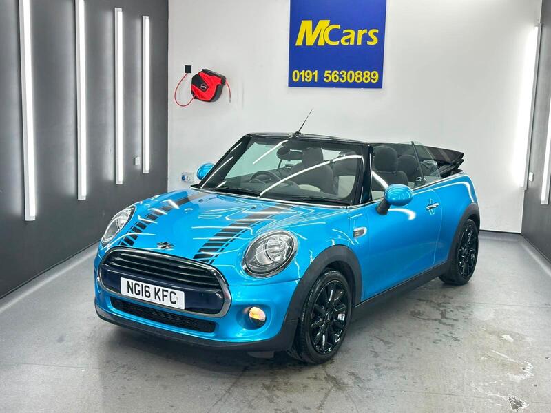 Mini Convertible view 3