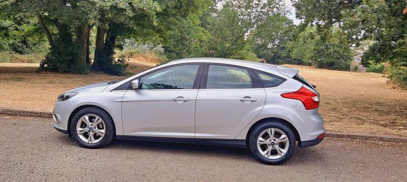Ford Focus view 5