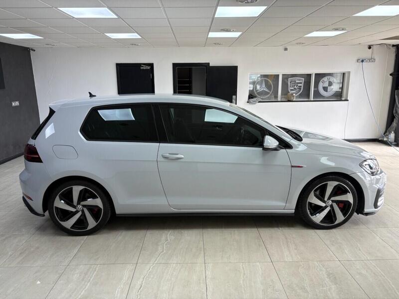 Volkswagen Golf view 2