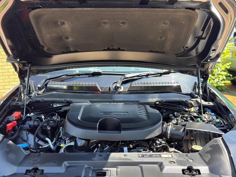 Land Rover Defender view 7