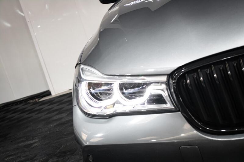 BMW 7 Series view 5