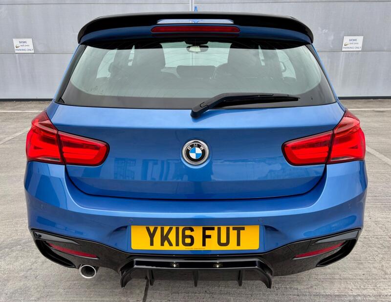 BMW 1 Series view 6