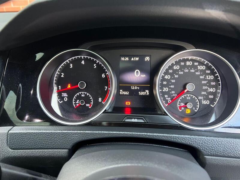 Volkswagen Golf view 25