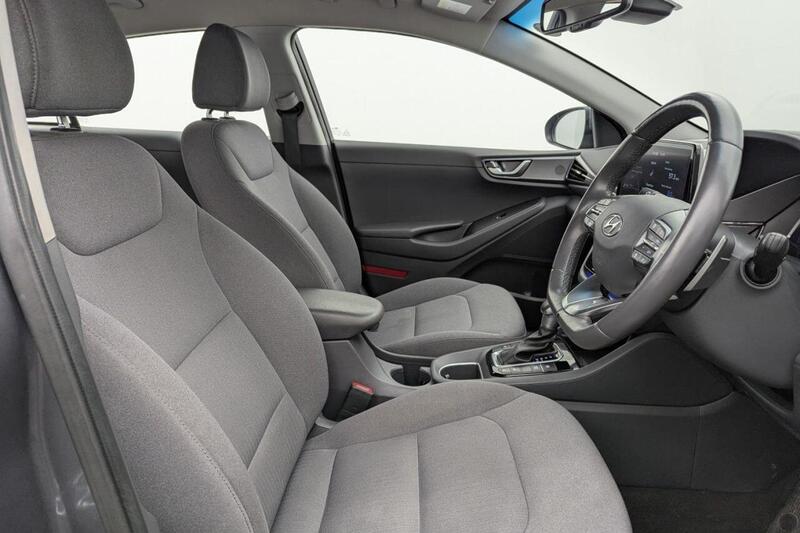 Hyundai Ioniq view 3