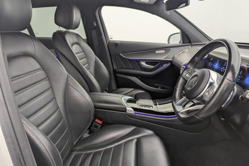 Mercedes-Benz Mercedes-Benz EQC view 3