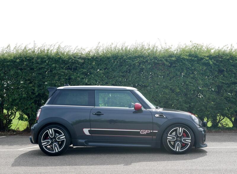 Mini Hatch view 6
