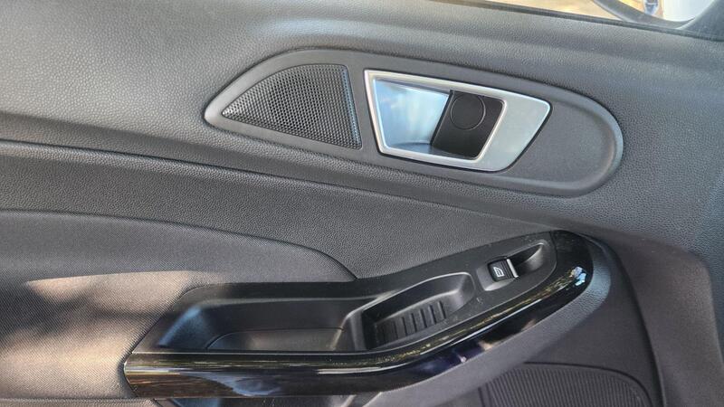 2015 Ford Fiesta — photo 43
