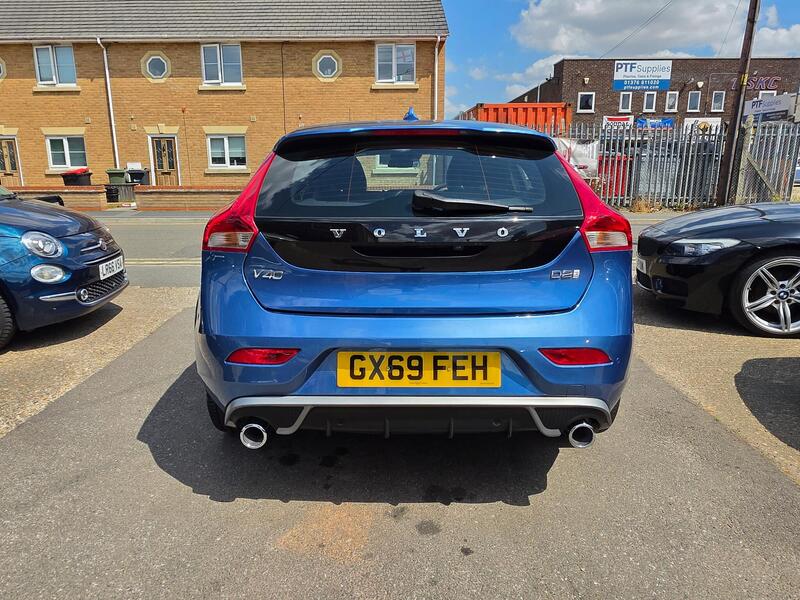 Volvo V40 view 4