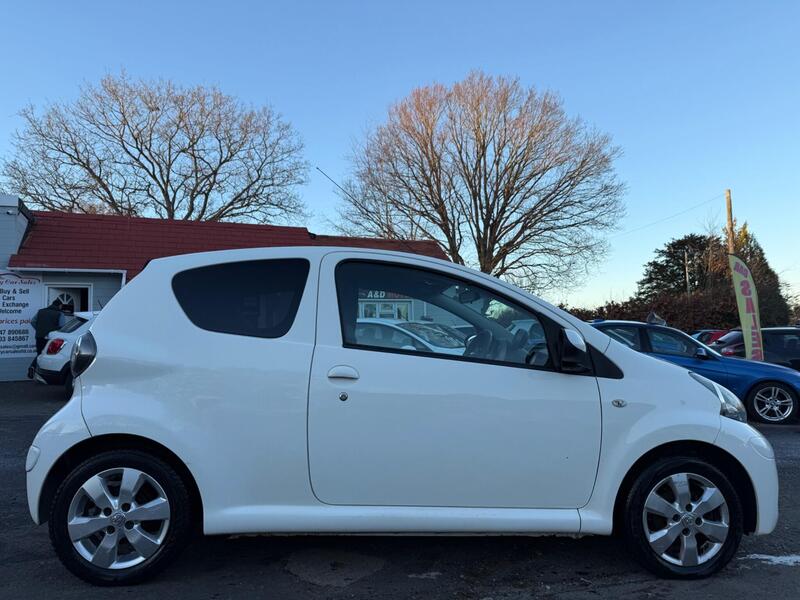 2012 Toyota Aygo in White for sale
