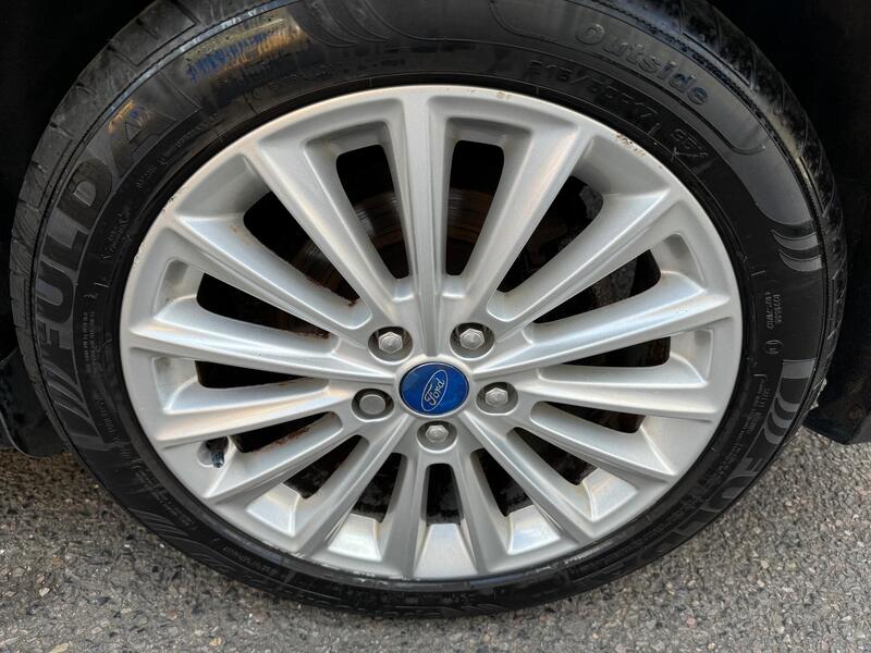 Ford C-Max view 19