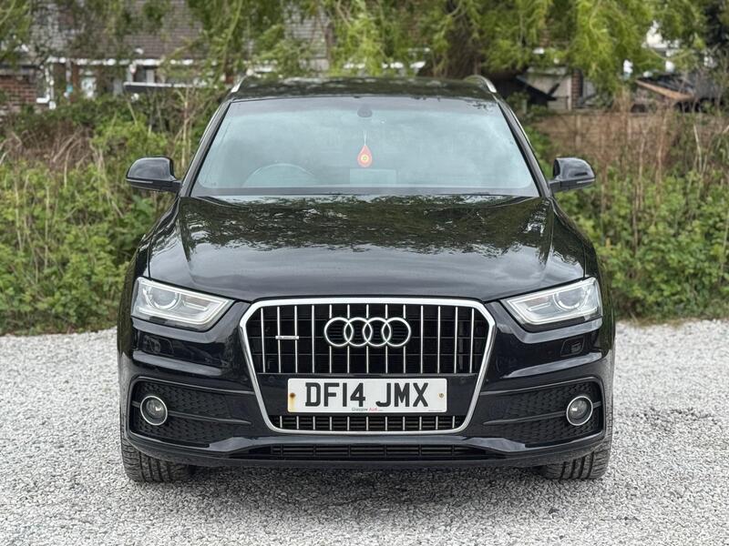 Audi Q3 view 4