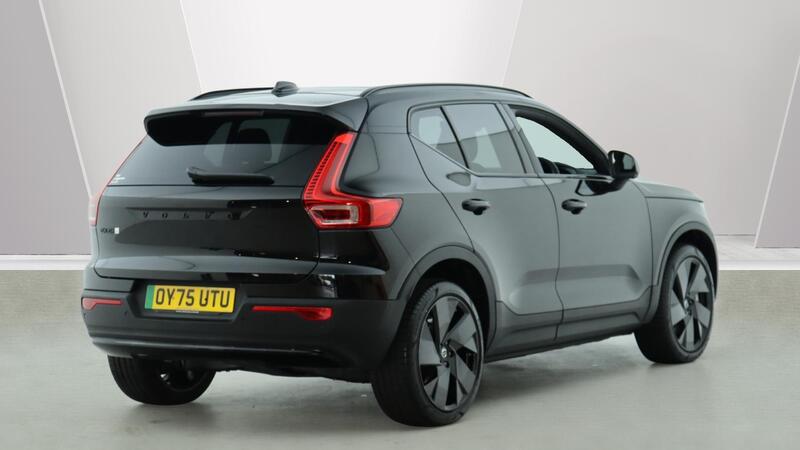 Volvo Ex40 view 2