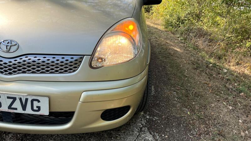 2005 Toyota Yaris Verso — photo 17