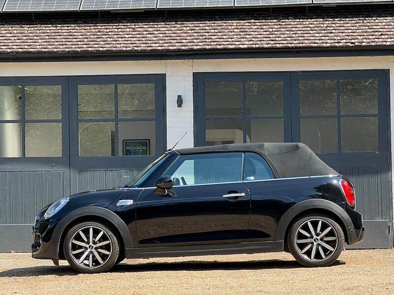 Mini Convertible view 3