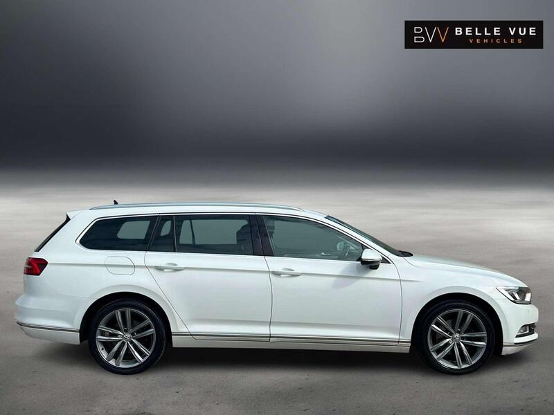 Volkswagen Passat view 2